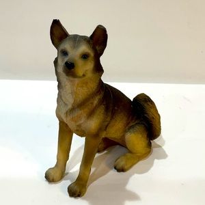 German shepherd dog figurine